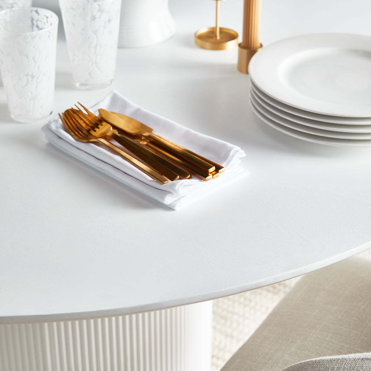 ARLO ROUND DINING TABLE WHITE